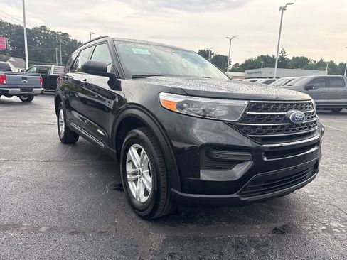Used 2024 Ford Explorer XLT AWD/4WD image 4
