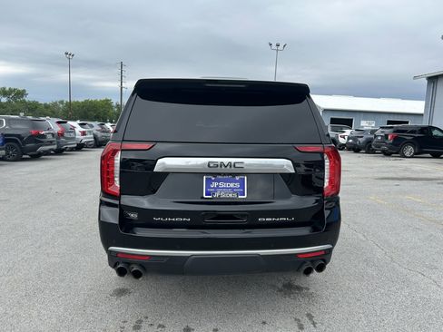 Used 2021 GMC Yukon Denali w/ Denali Premium Package AWD/4WD image 8
