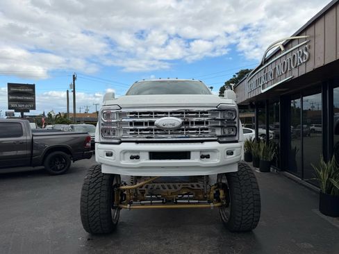 Used 2025 Ford F550 4x4 Crew Cab Super Duty image 4