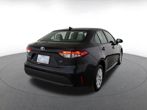 Used 2025 Toyota Corolla LE FWD image 11
