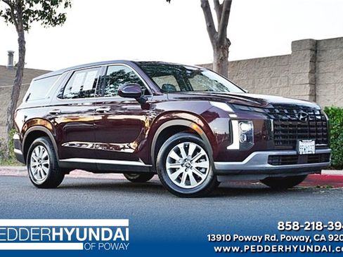 Certified 2023 Hyundai Palisade SE image 1