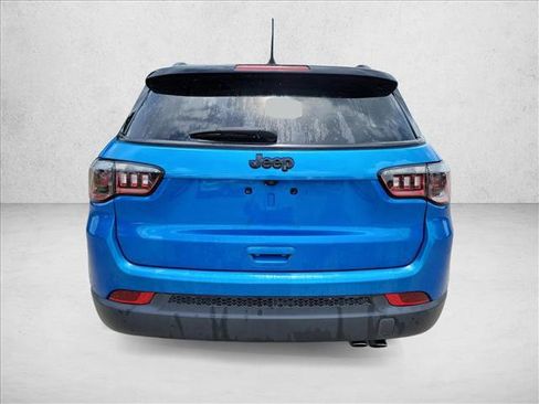 Used 2021 Jeep Compass Latitude FWD image 6