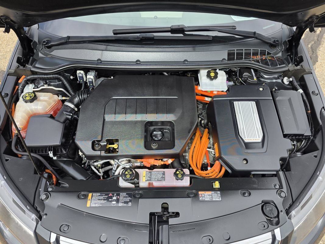 Used 2014 Chevrolet Volt w/ Enhanced Safety Package 1 FWD image 34