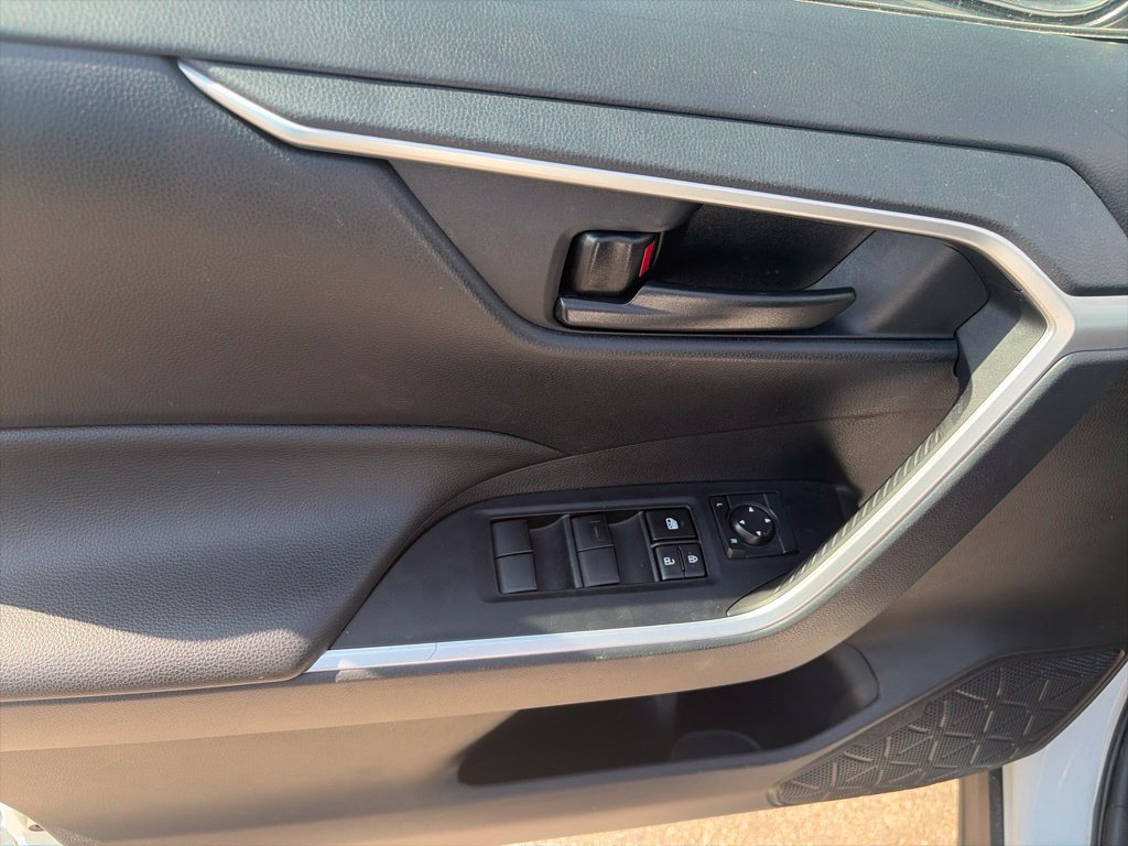 Used 2025 Toyota RAV4 LE FWD image 17