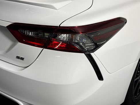 Used 2024 Toyota Camry SE w/ Convenience Package FWD image 34