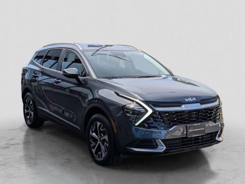 Certified 2025 Kia Sportage EX AWD/4WD image 4