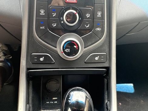 Used 2015 Hyundai Elantra Limited FWD image 20