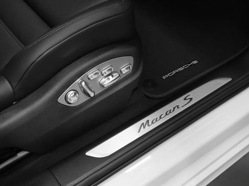 New 2026 Porsche Macan S AWD/4WD image 23