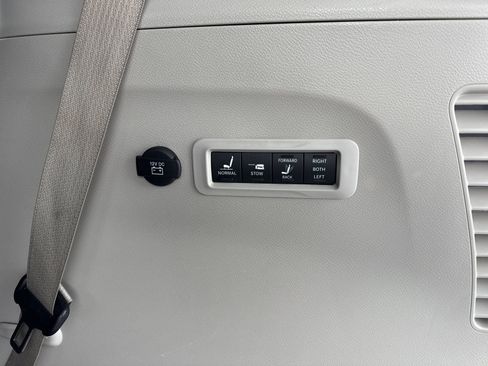 Used 2022 Chrysler Pacifica Limited image 40