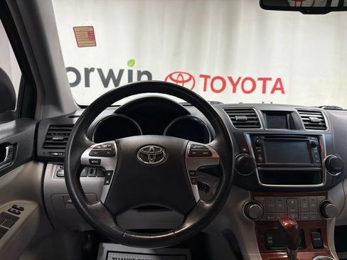 Used 2013 Toyota Highlander Limited AWD/4WD image 22