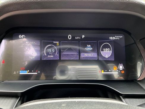 Used 2024 Jeep Grand Cherokee Laredo X image 12