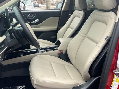 New 2026 Lincoln Corsair Premiere image 15