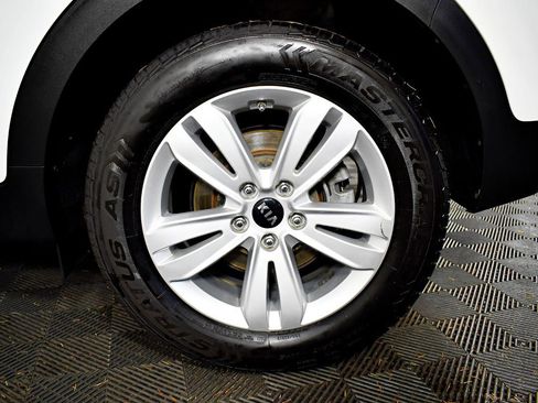 Used 2019 Kia Sportage LX image 39