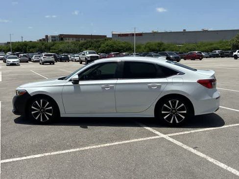 Used 2022 Honda Civic EX image 3