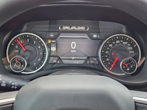 New 2026 RAM 1500 Express AWD/4WD image 17