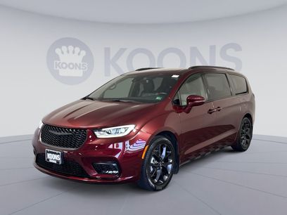 Used 2021 Chrysler Pacifica Touring-L w/ S Appearance Package