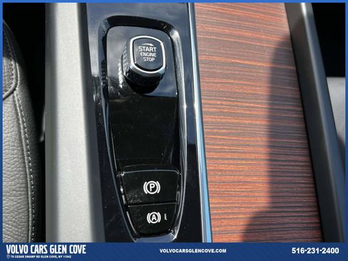 Certified 2024 Volvo XC60 B5 Plus w/ Climate Package AWD/4WD image 31