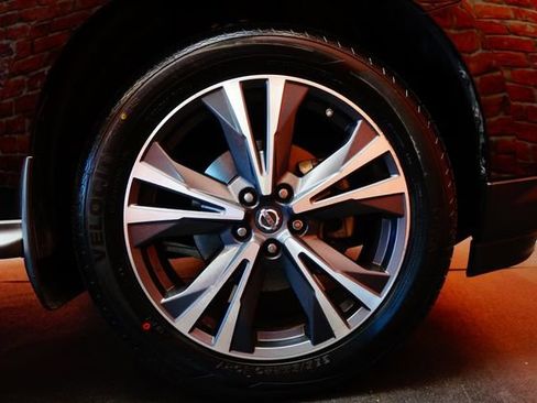Used 2018 Nissan Pathfinder Platinum AWD/4WD image 90