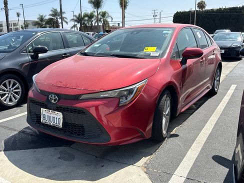 Used 2021 Toyota Corolla LE w/ LE Convenience Package FWD image 3