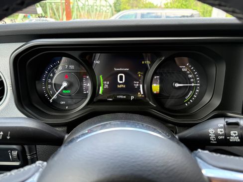 Certified 2025 Jeep Wrangler Unlimited Sahara AWD/4WD image 19