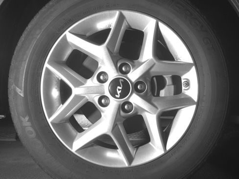 Used 2025 Kia Soul LX w/ LX Technology Package image 13