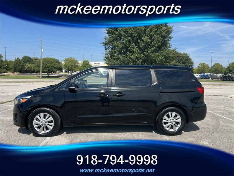 Used 2016 Kia Sedona L FWD image 1