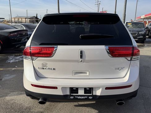 Used 2013 Lincoln MKX FWD image 7
