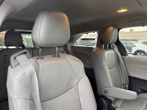 Certified 2023 Toyota Sienna Limited image 20