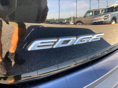 Used 2019 Ford Edge SE FWD image 30