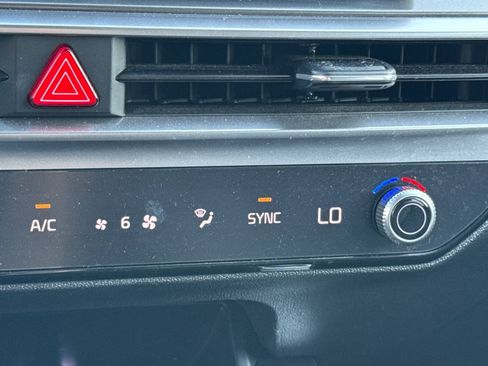 Certified 2025 Kia Sorento S image 30