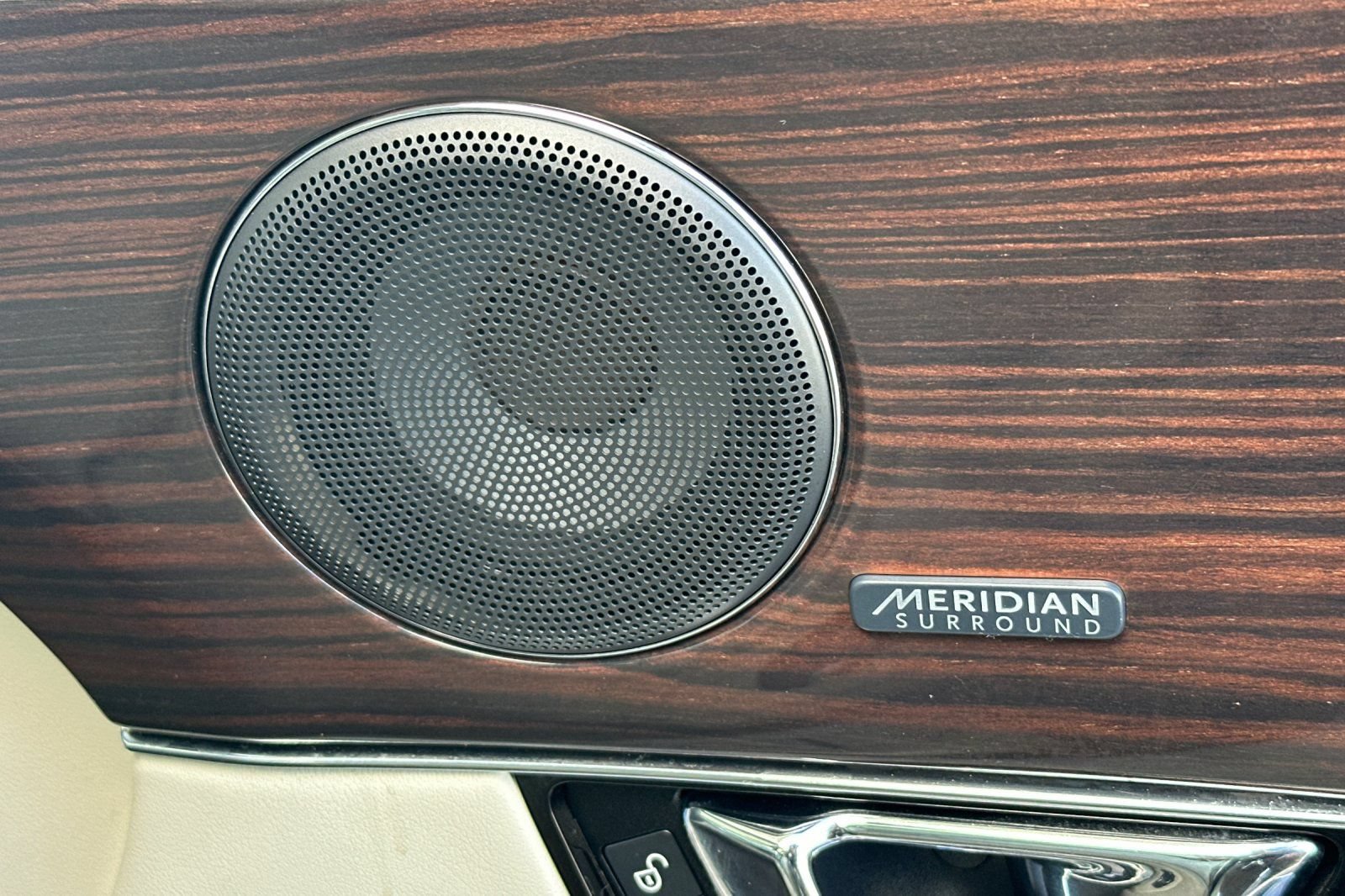 Used 2016 Jaguar XJ R-Sport RWD image 21