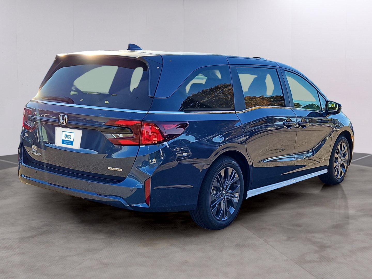 New 2027 Honda Odyssey Touring image 3