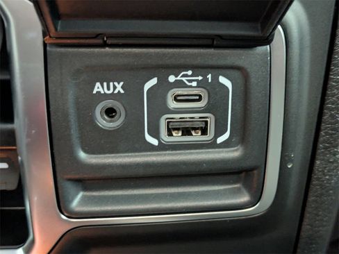 New 2025 Jeep Gladiator Mojave image 24