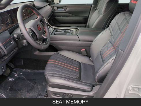 Used 2026 Nissan Armada PRO-4X w/ Captain's Chari Seat Package AWD/4WD image 14