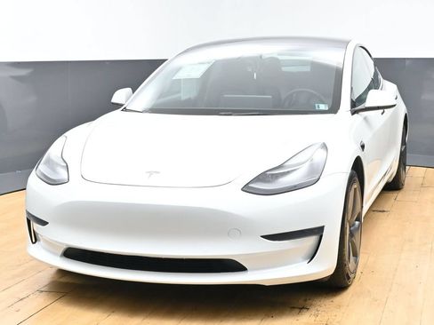 Used 2021 Tesla Model 3 Standard Range Plus RWD image 4