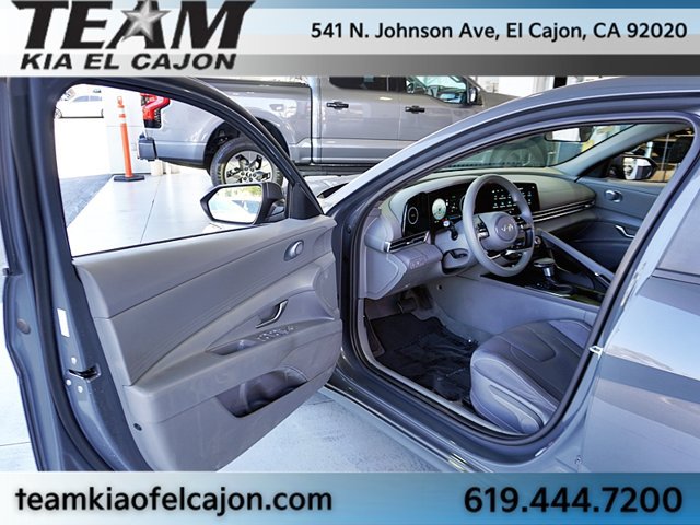 Used 2024 Hyundai Elantra SEL FWD image 37