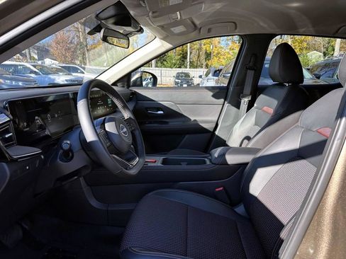 Certified 2025 Nissan Kicks SR w/ Illumination Package image 16