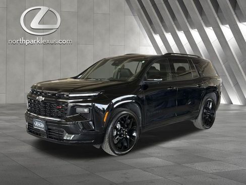 Used 2025 Chevrolet Traverse RS w/ LPO, Floor Liner Package FWD image 3