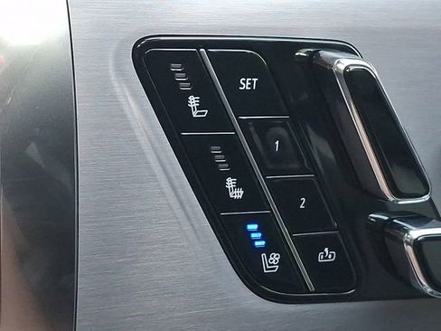 New 2026 Cadillac Vistiq Premium Luxury AWD/4WD image 16