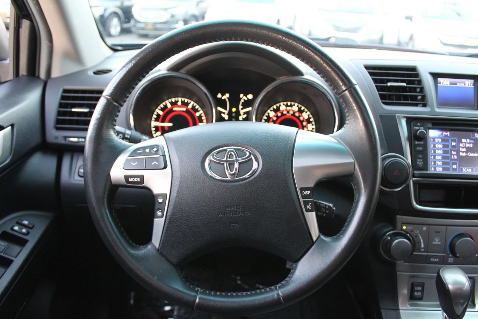 Used 2013 Toyota Highlander SE FWD image 17
