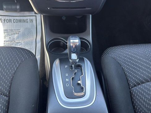 Used 2019 Dodge Journey SE w/ Blacktop Package FWD image 16