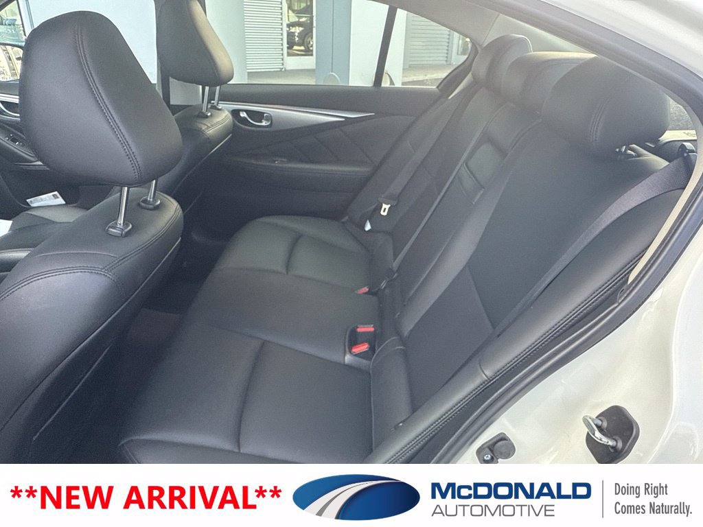 Used 2020 INFINITI Q50 Luxe w/ Essential Package (3.0T Luxe) AWD/4WD image 8