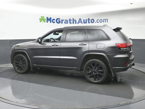Used 2018 Jeep Grand Cherokee Altitude image 22