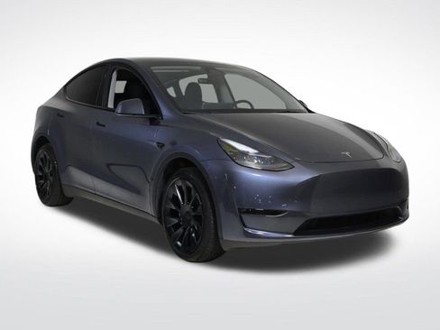 Used 2024 Tesla Model Y Long Range image 7