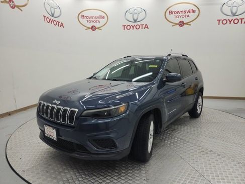 Used 2020 Jeep Cherokee Latitude image 2