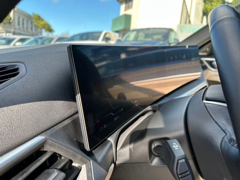 Used 2023 BMW i4 eDrive40 image 21