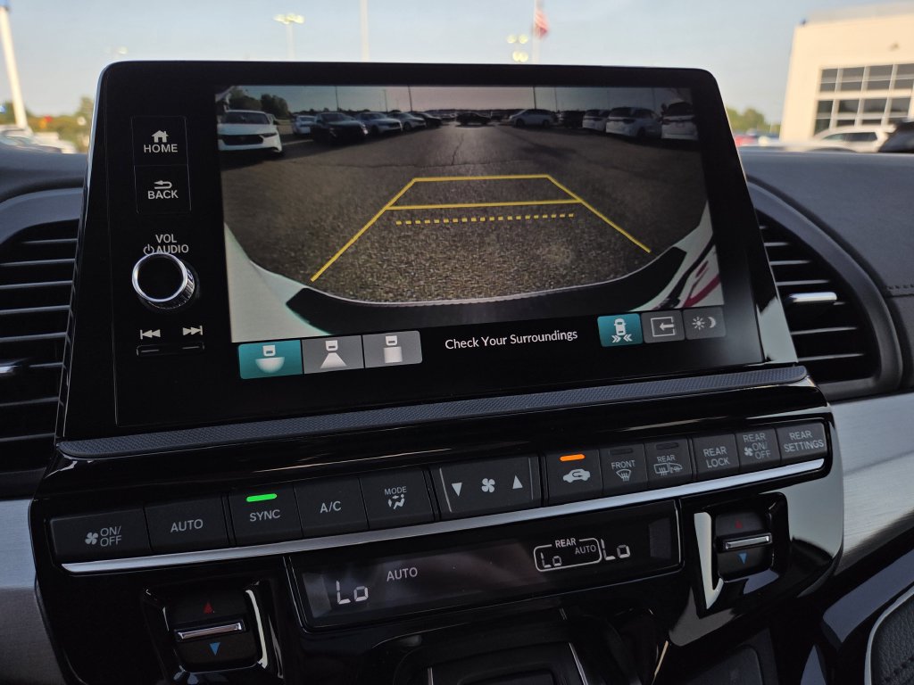 New 2026 Honda Odyssey Touring image 11