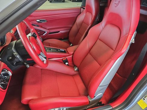 Used 2025 Porsche 718 Boxster RWD image 5