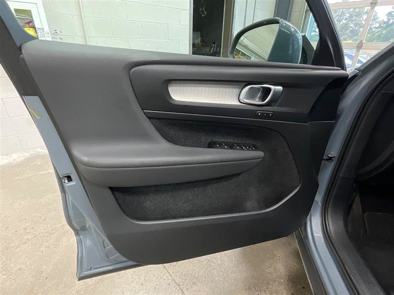 Used 2023 Volvo XC40 B5 Core AWD/4WD image 10