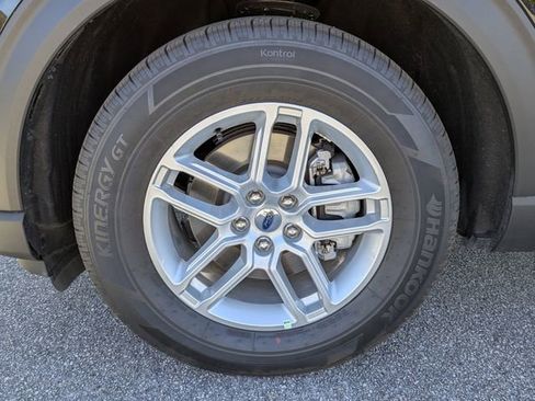 New 2026 Ford Explorer Active w/ Active Comfort Package image 12